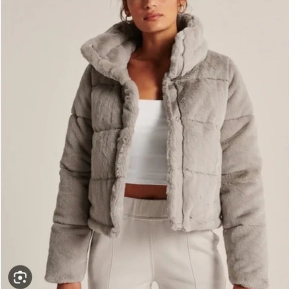Abercrombie Faux Fur Mini Puffer Size Small Light Grey
